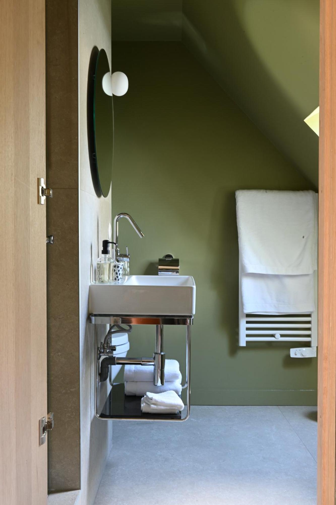 Hotel Les Pres Saint-Hilaire-le-Chatel Экстерьер фото