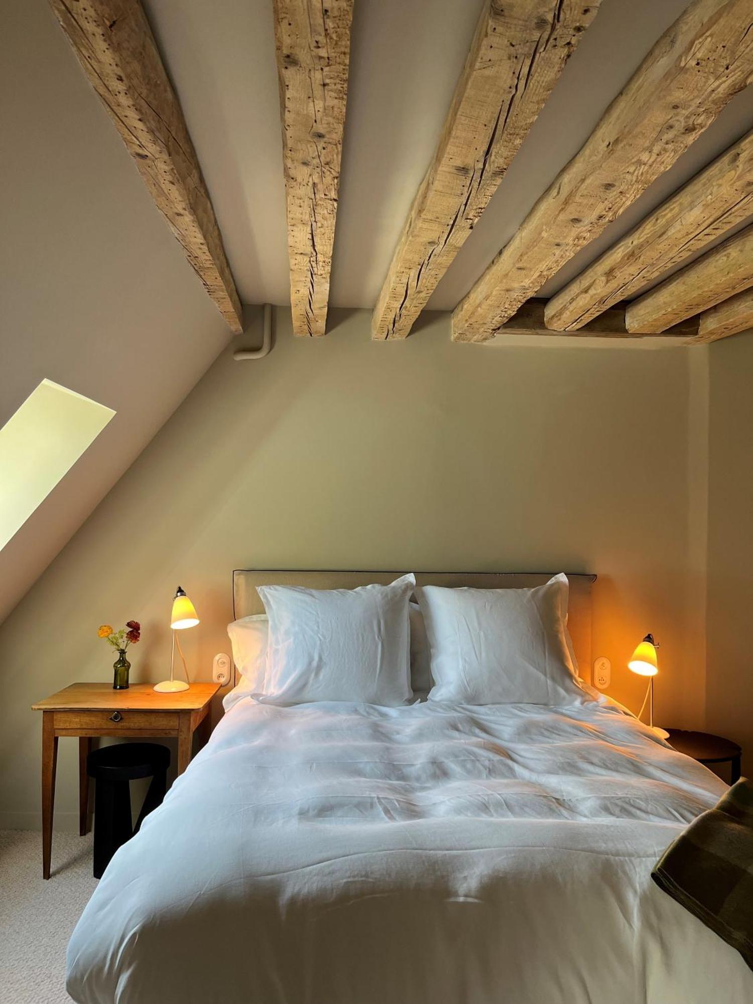 Hotel Les Pres Saint-Hilaire-le-Chatel Экстерьер фото